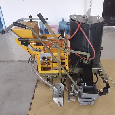 Appareils de décapage de lignes routières en thermoplastique