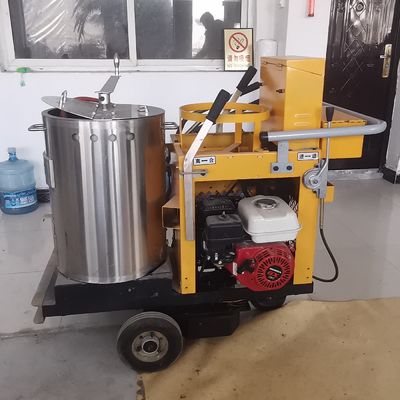 Machine de marquage routier en thermoplastique 120L réservoir de peinture pour marquage des lignes de bruit