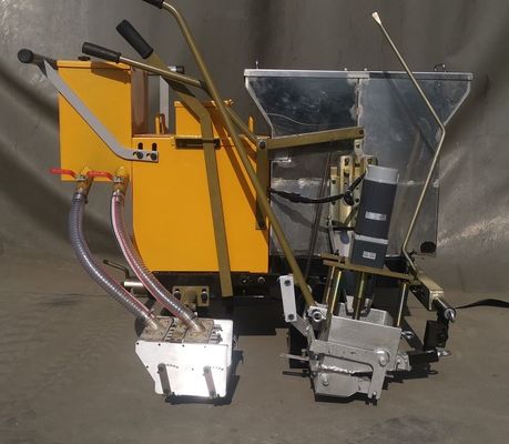 Deux composants ligne routière bandes de marquage machine de grattage version