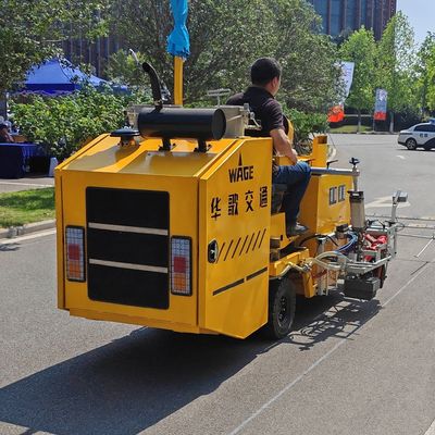 Capacité du réservoir de peinture de 400 kg Passager conduisant Camion de marquage de route en thermoplastique pour la construction routière